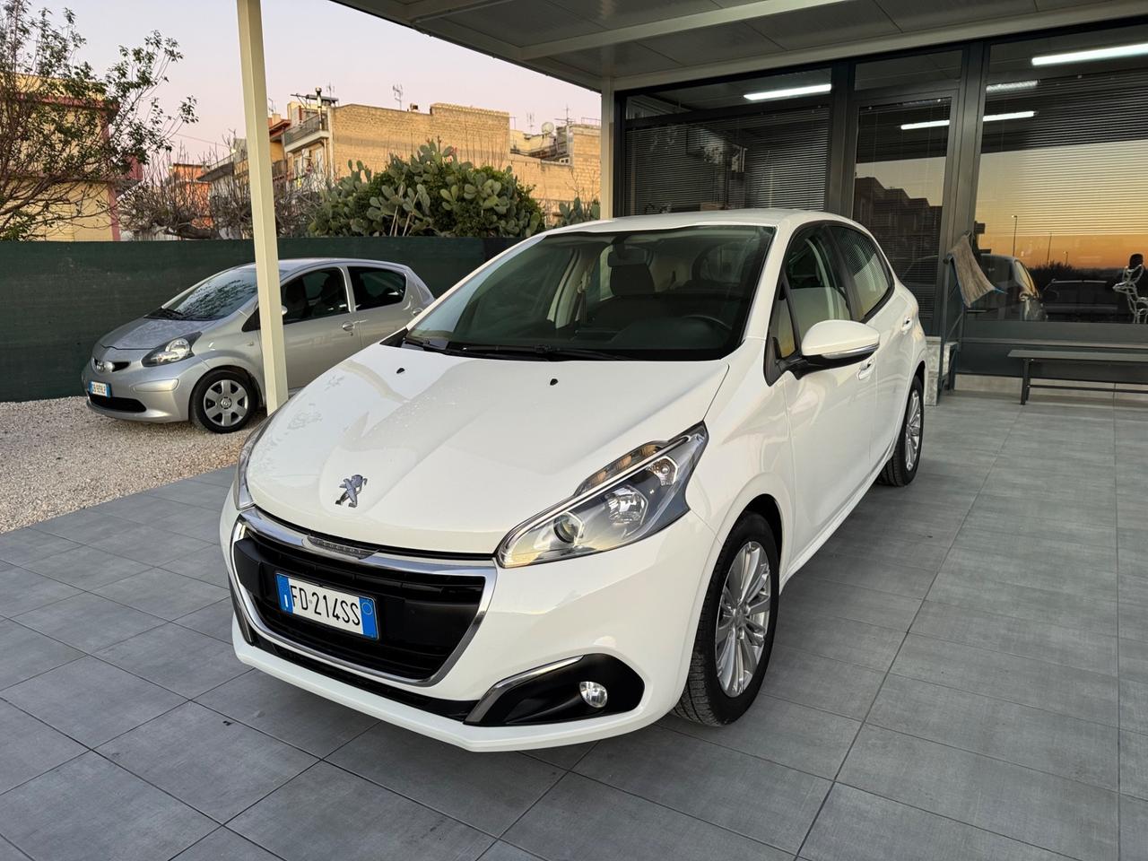 Peugeot 208 BlueHDi 75 5 porte Allure