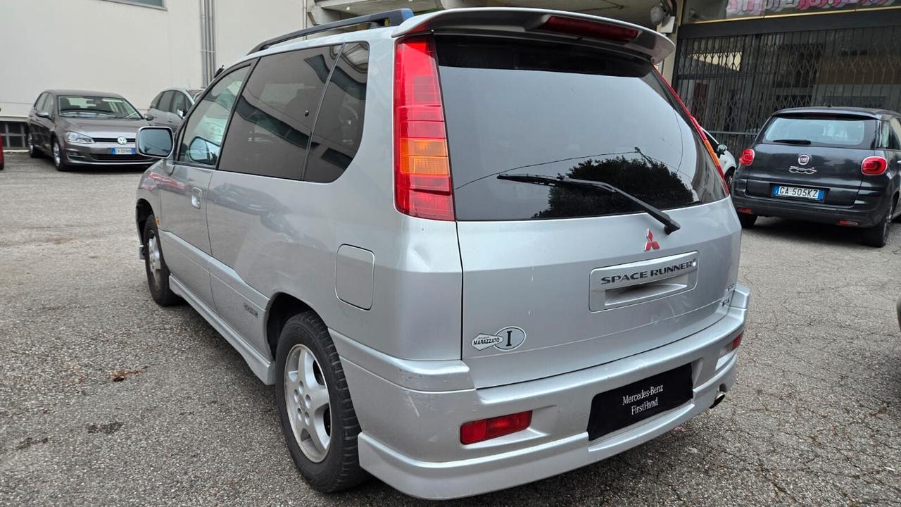 Mitsubishi Space Star Mitsubishi Space Runner 2351cc BENZINA x Export