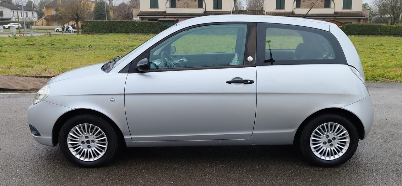 Lancia Ypsilon 1.4 Argento Ecochic GPL