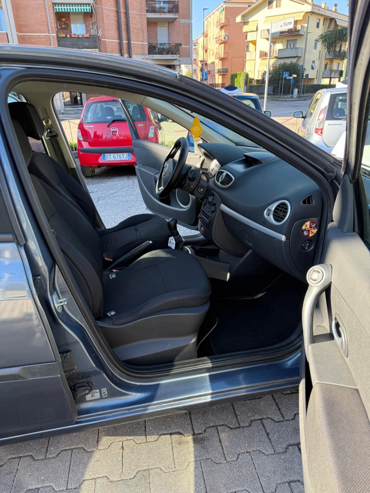 Renault Clio Storia 1.2 16V 5 porte