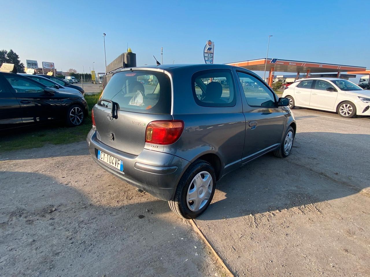 Toyota Yaris 1.0 3 porte Sol