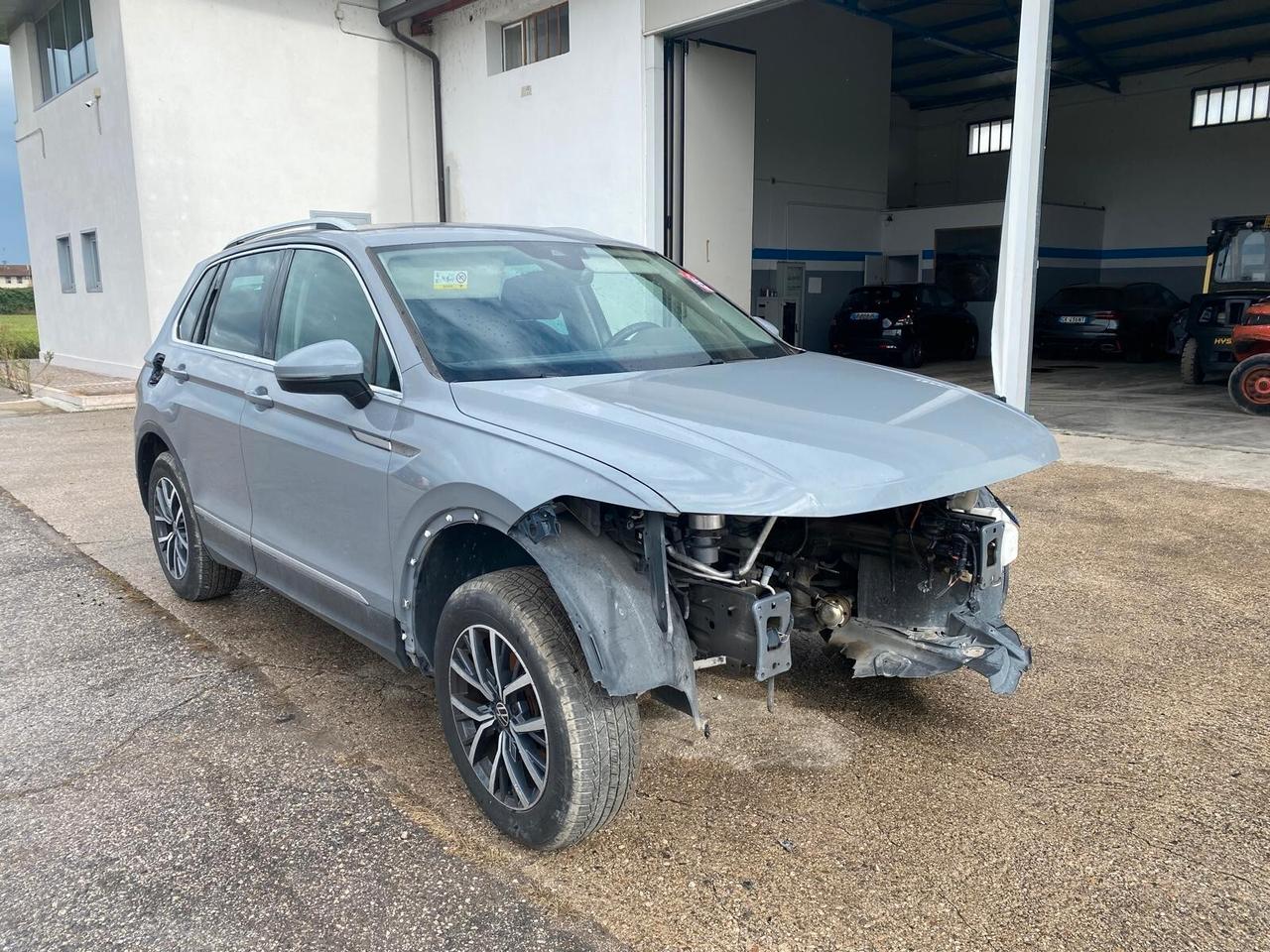 Volkswagen Tiguan 1.5 tsi Life 150cv NO ENGINE