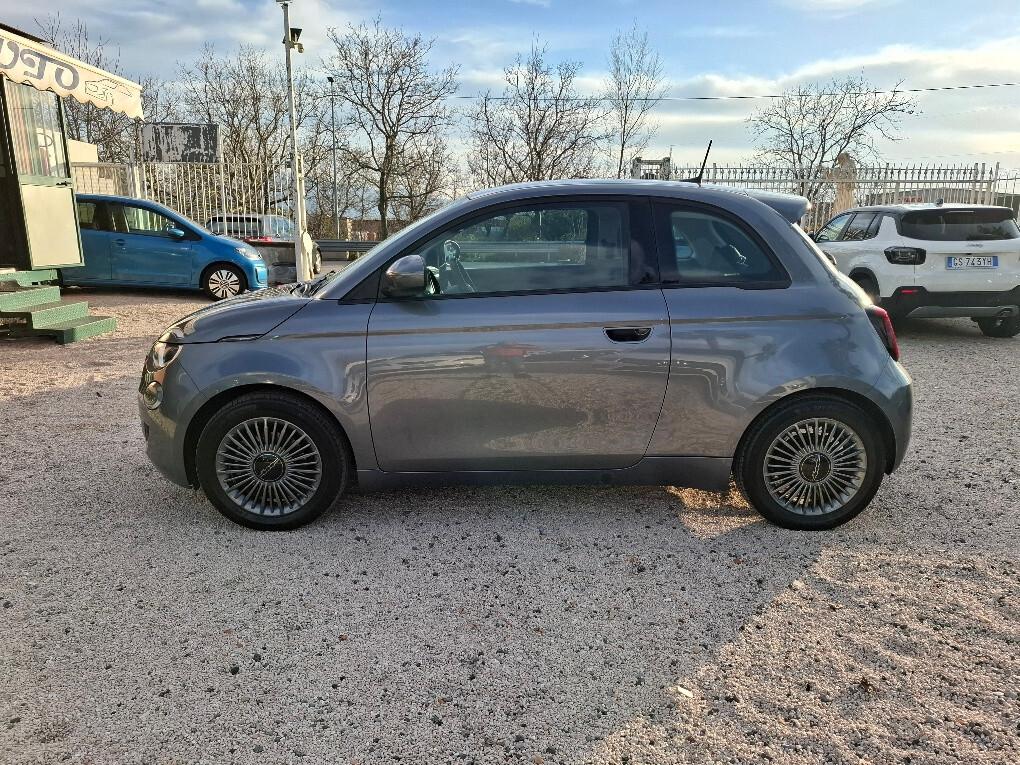 Fiat 500 500e Berlina 42 kWh La Prima