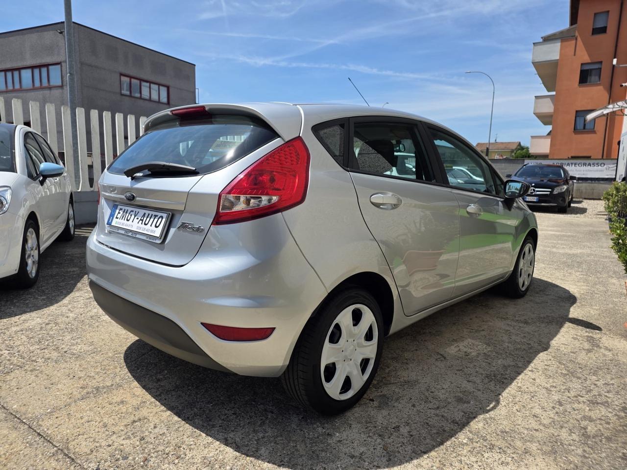Ford Fiesta 1.2 60CV 5 p. 141000km.