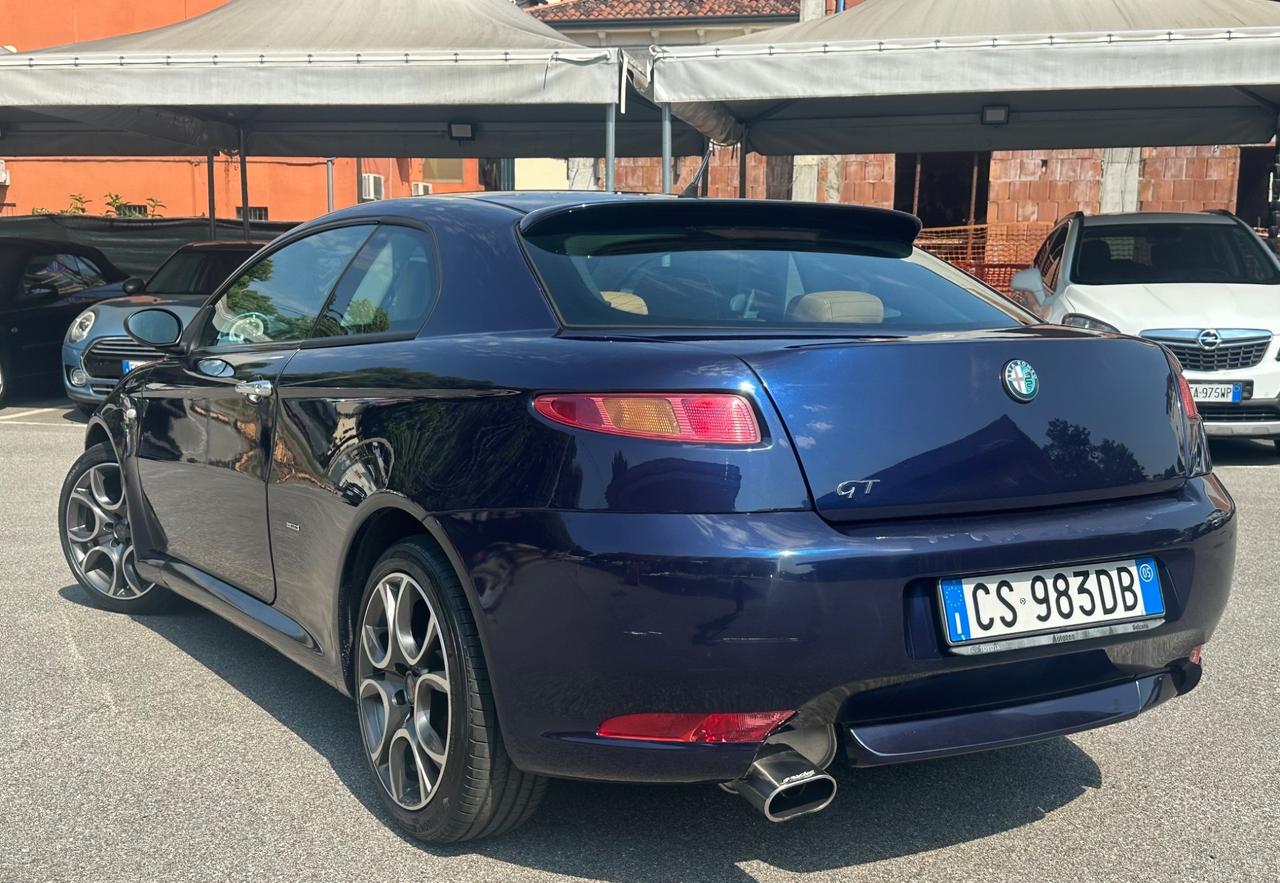 Alfa Romeo GT 2.0 JTS 16V Luxury