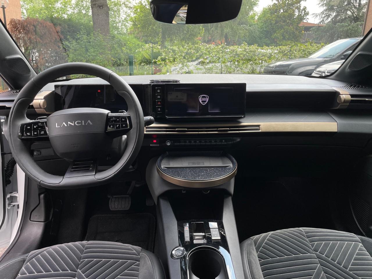 Lancia Ypsilon Hybrid e-DCT LX