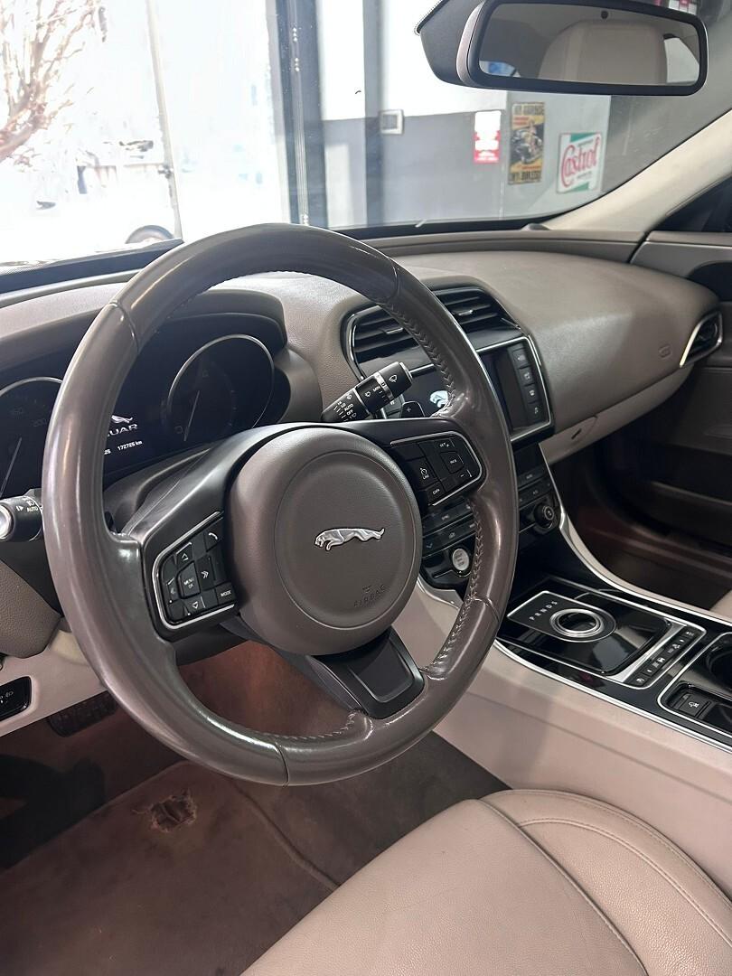 Jaguar XE full optional