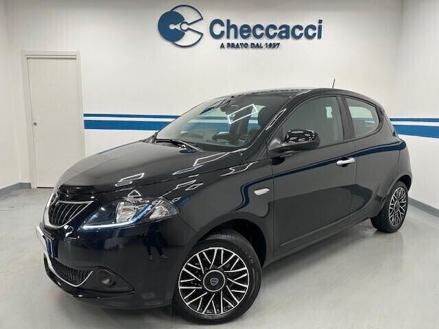 Lancia Ypsilon 1.0 FireFly 5 porte S&S Hybrid Silver