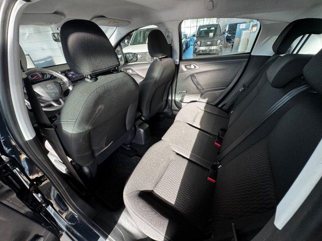 PEUGEOT 208 82CV 5 porte Allure