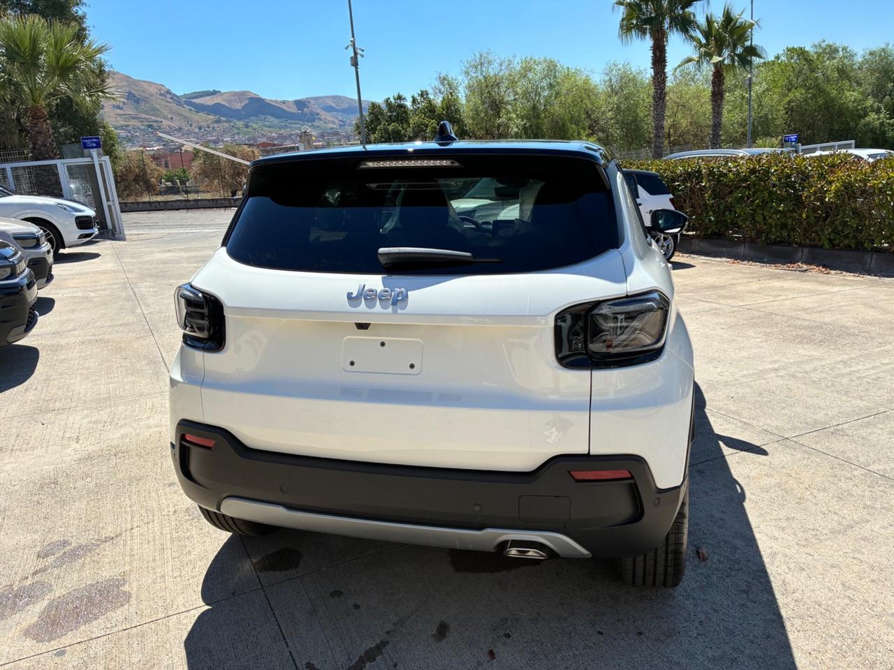 Jeep Avenger 1.2 Turbo 110 CV MHEV Summit bicolor