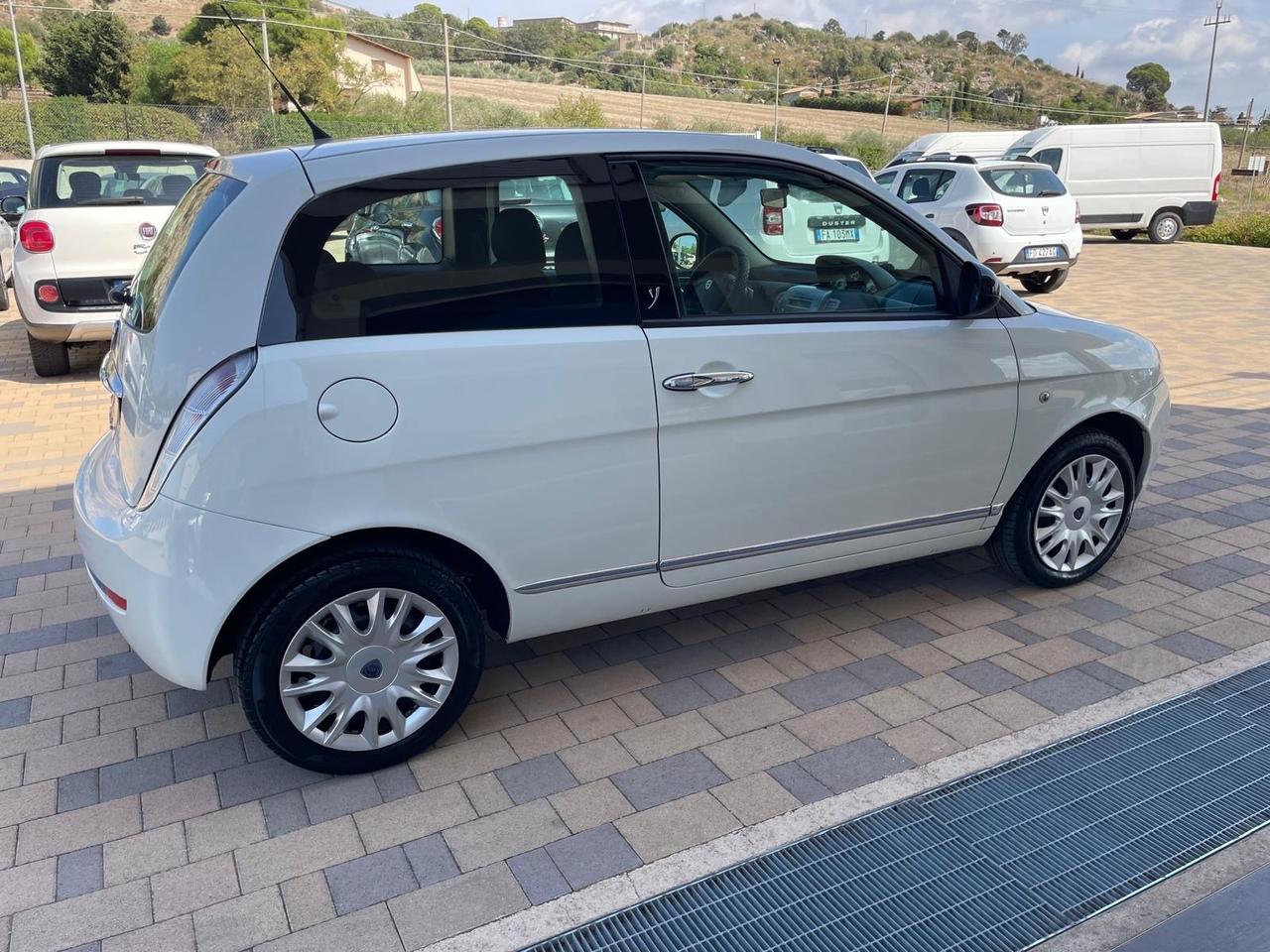Lancia Ypsilon 1.2 69 CV Platinum