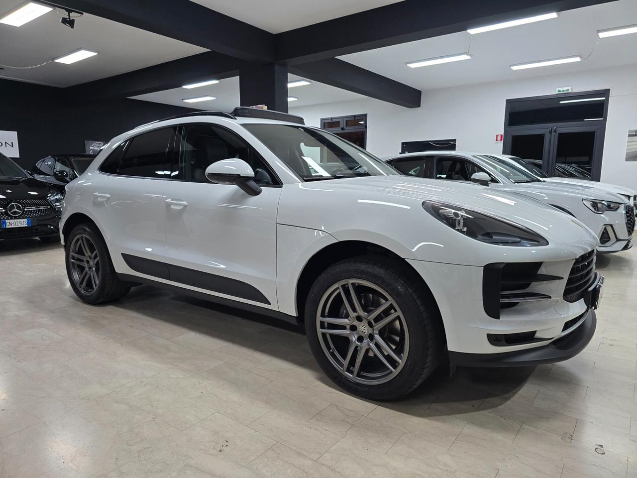 Porsche Macan 2.0 (Tetto panorama)