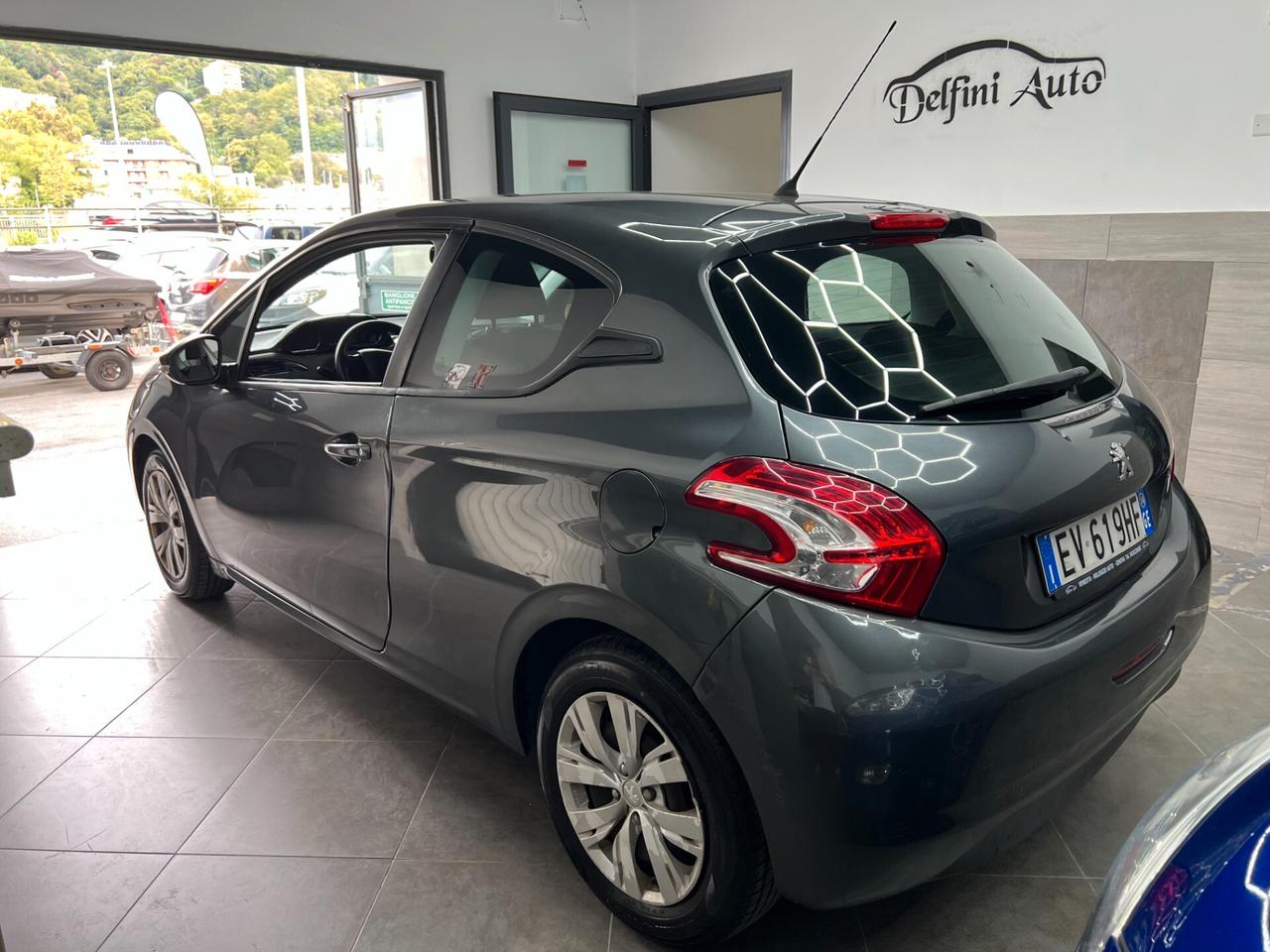 Peugeot 208 PureTech 82 3 porte Allure