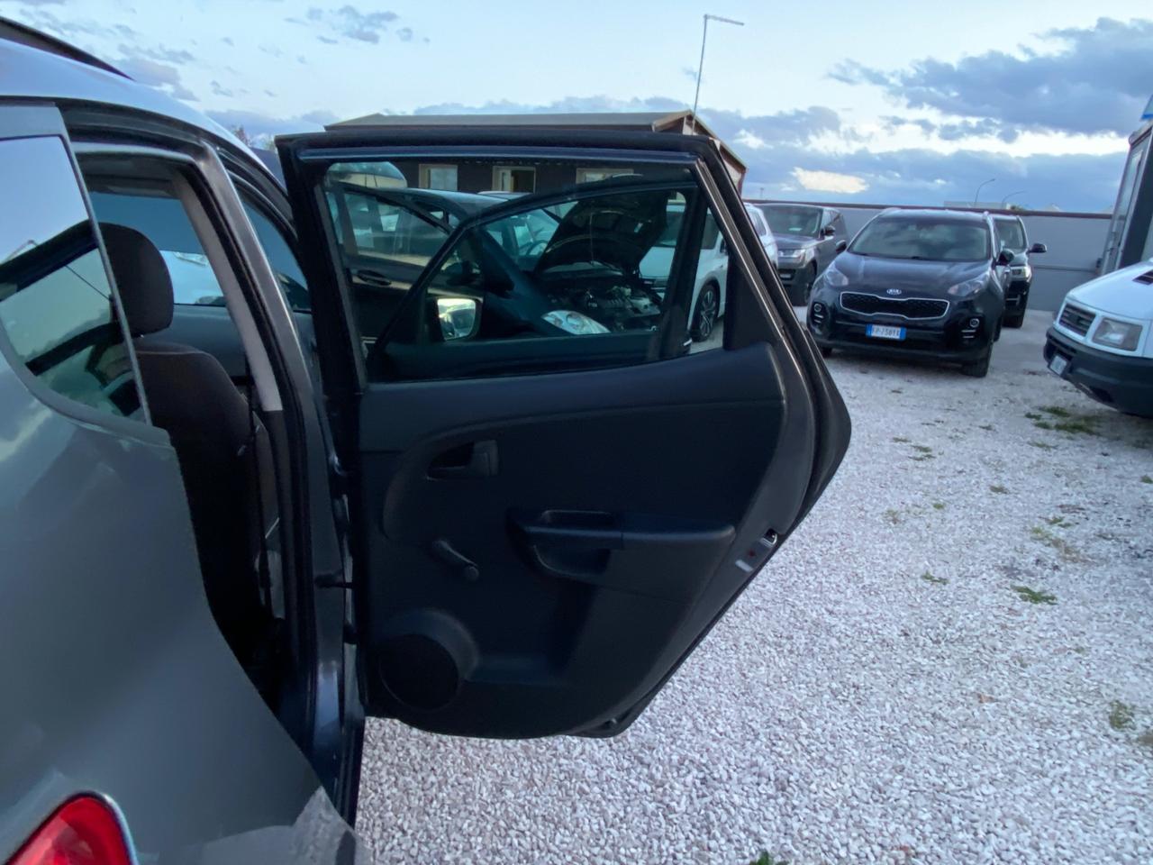 Kia Venga 1.4 CRDi 90CV WGT Fullsky