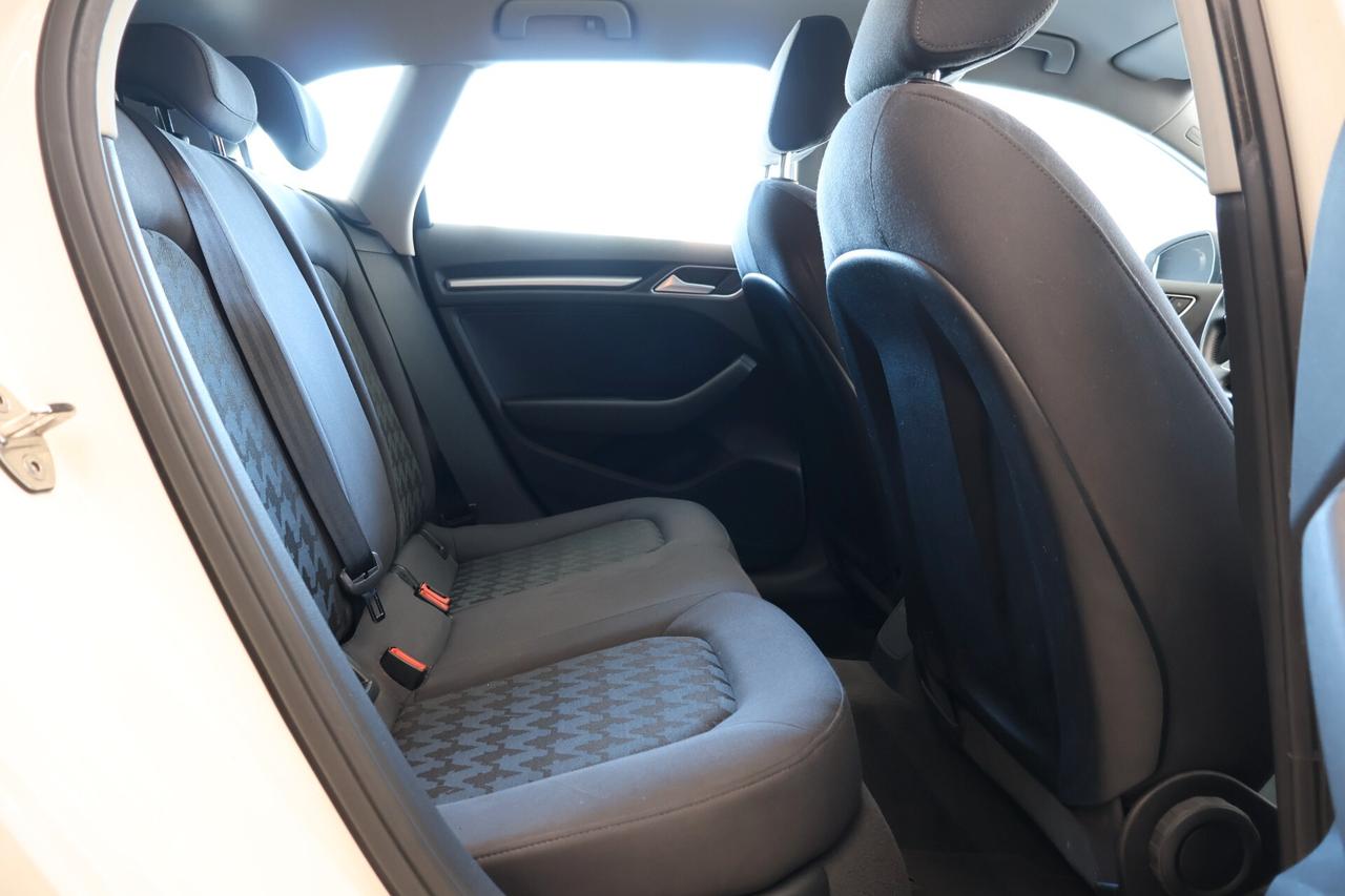 Audi A3 1.6 TDI clean diesel S tronic Attraction
