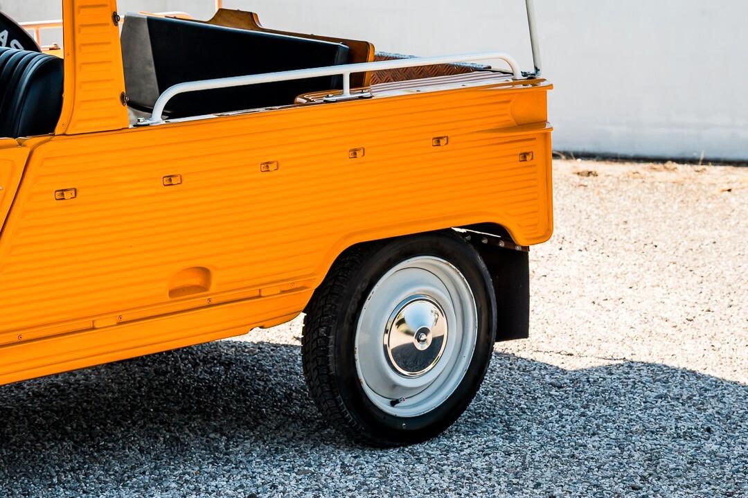 Citroen Mehari Orange Kirghiz