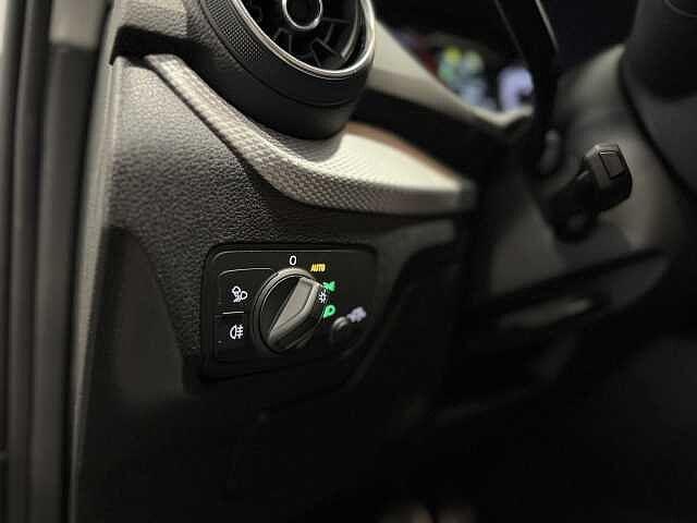 Audi Q2 35 TFSI Business