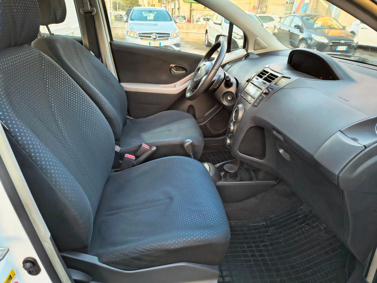 TOYOTA YARIS 1.4 DIESEL CAMBIO AUTOMATICO FINE 2010