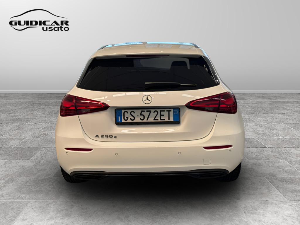 Mercedes-Benz Classe A - W177 2023 - A 250 e phev Progressive Advanced auto