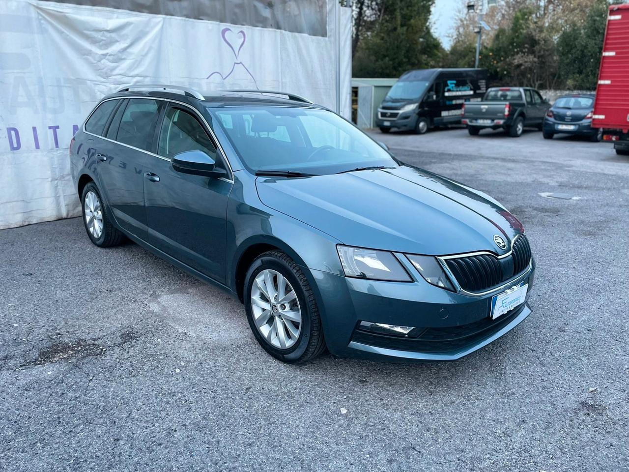 Skoda Octavia 1.6 Tdi cv S.W. DSG Automatica Navigatore