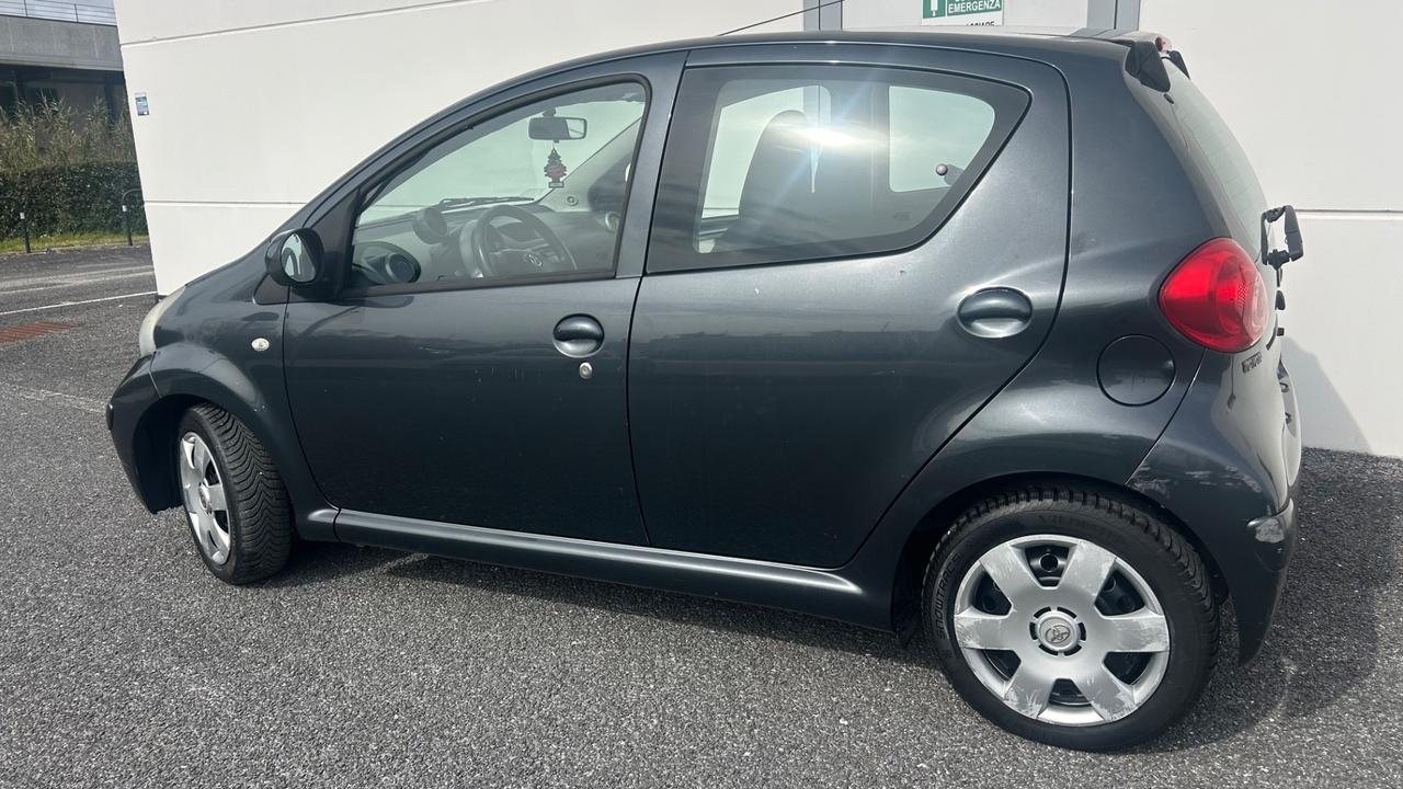 Toyota Aygo 1.0 12V VVT-i 5 porte Now
