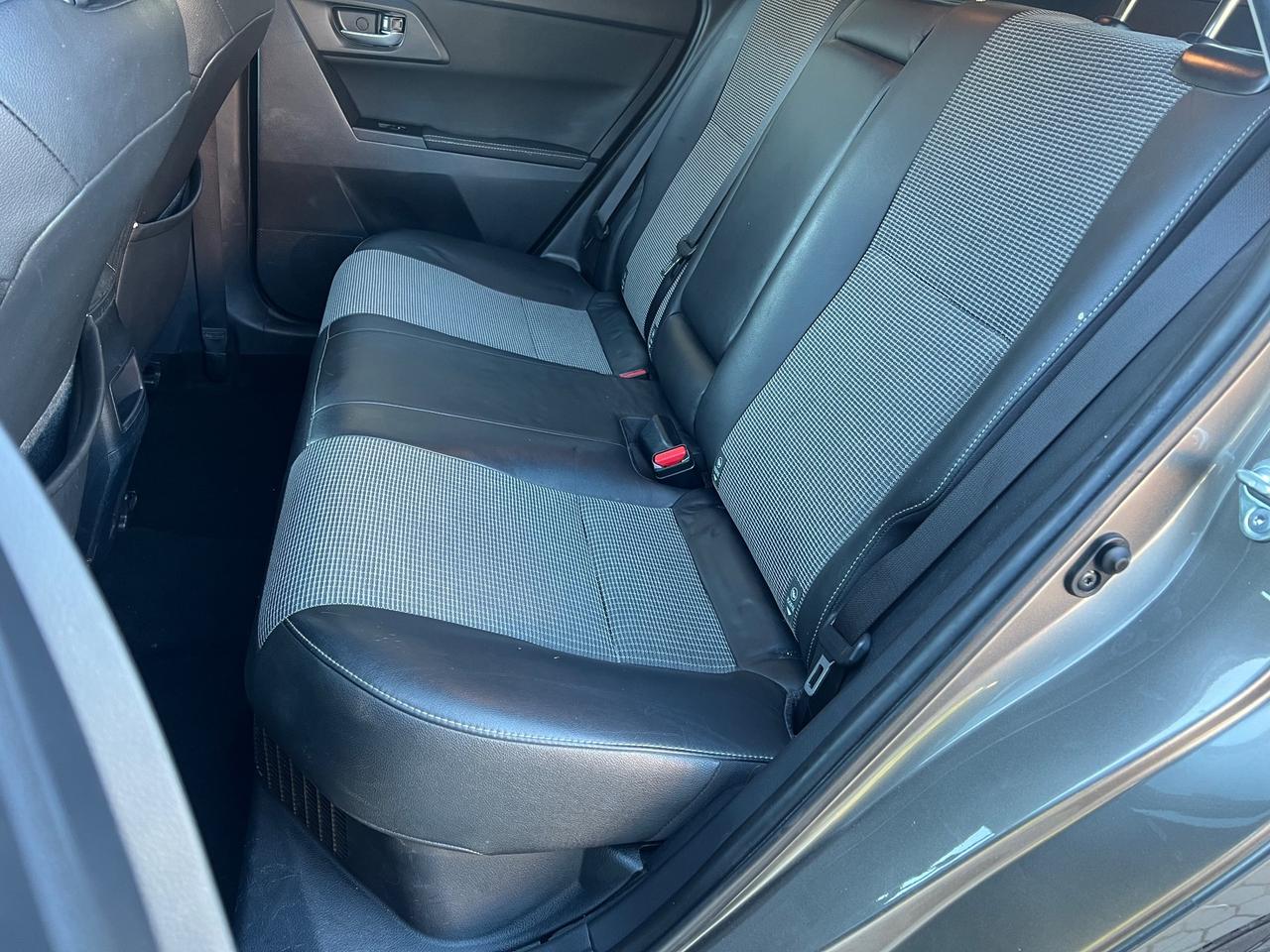 Toyota Auris Touring Sports 1.8 Hybrid Business