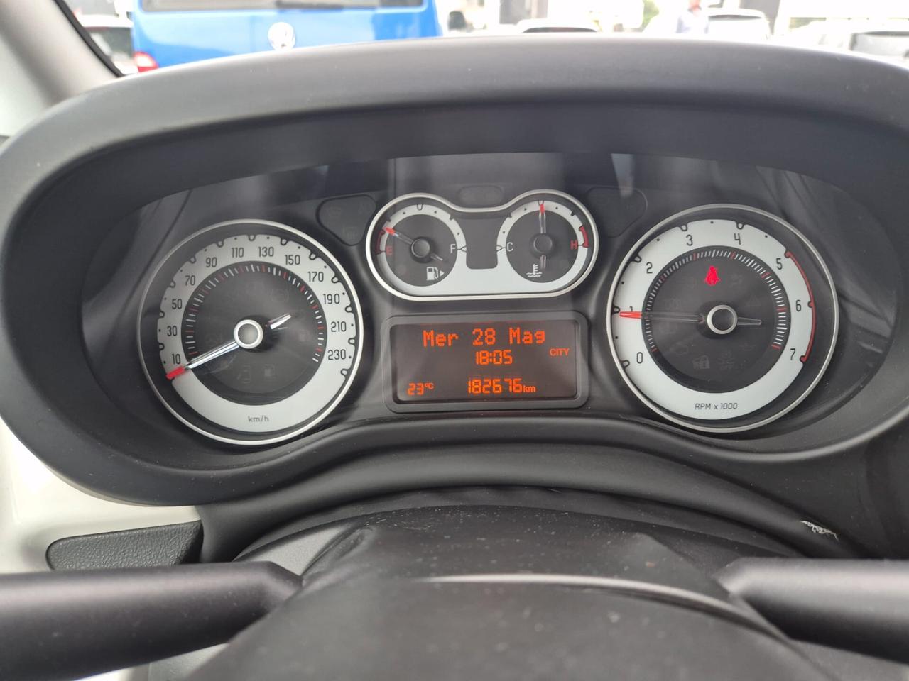 Fiat 500L 1.3 Mjt Pop Star E5B --Passaggio incluso!!!