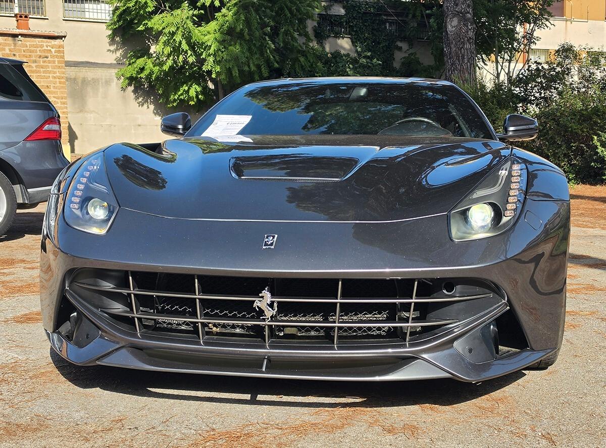Ferrari F12 Berlinetta 6.3 740CV V12 SERVICE BOOK FERRARI COMPLETO_ KM CERTIFICATI _ CARBONIO _ SEDILI DAYTONA _ GARANZIA 12 MESI