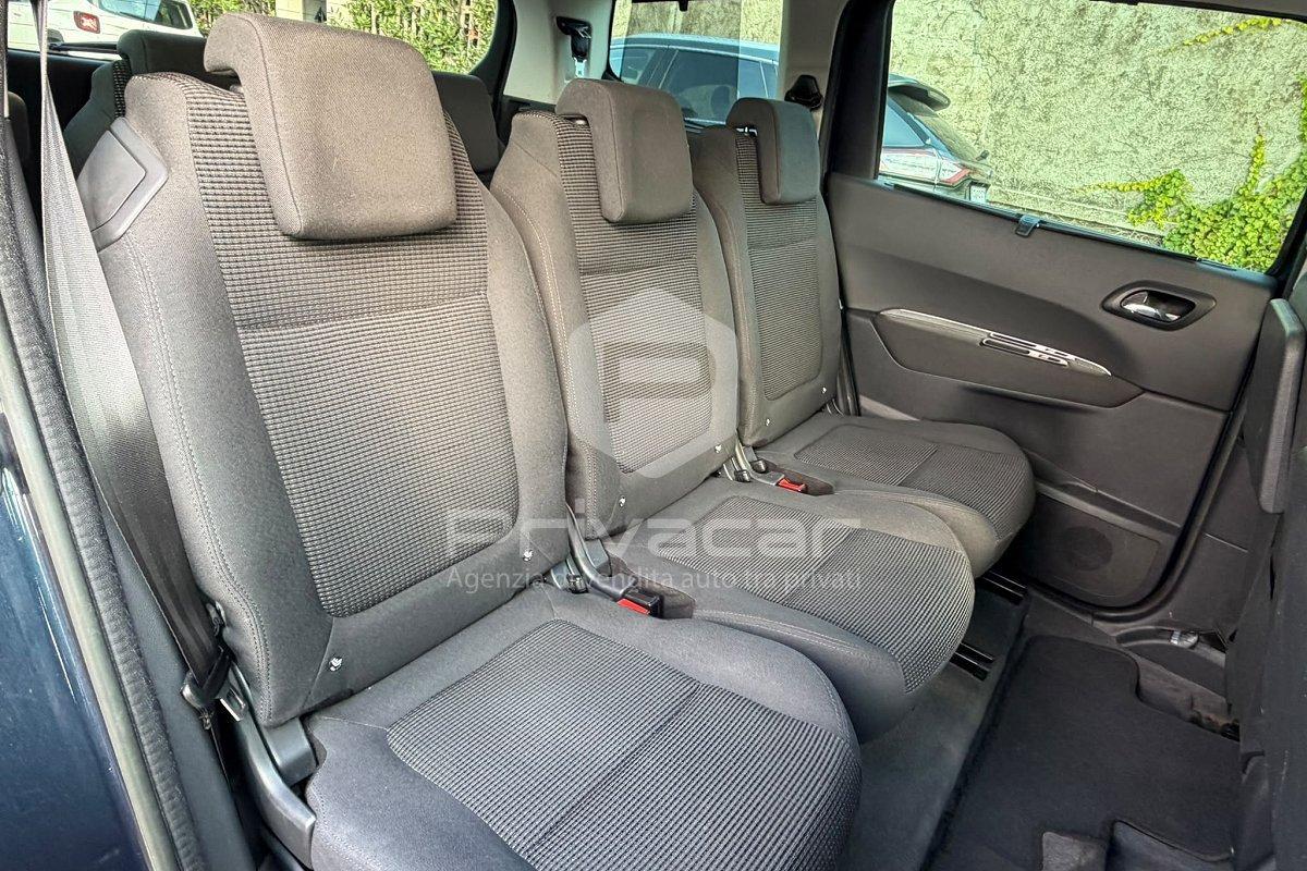 PEUGEOT 5008 1.6 HDi 115CV Allure
