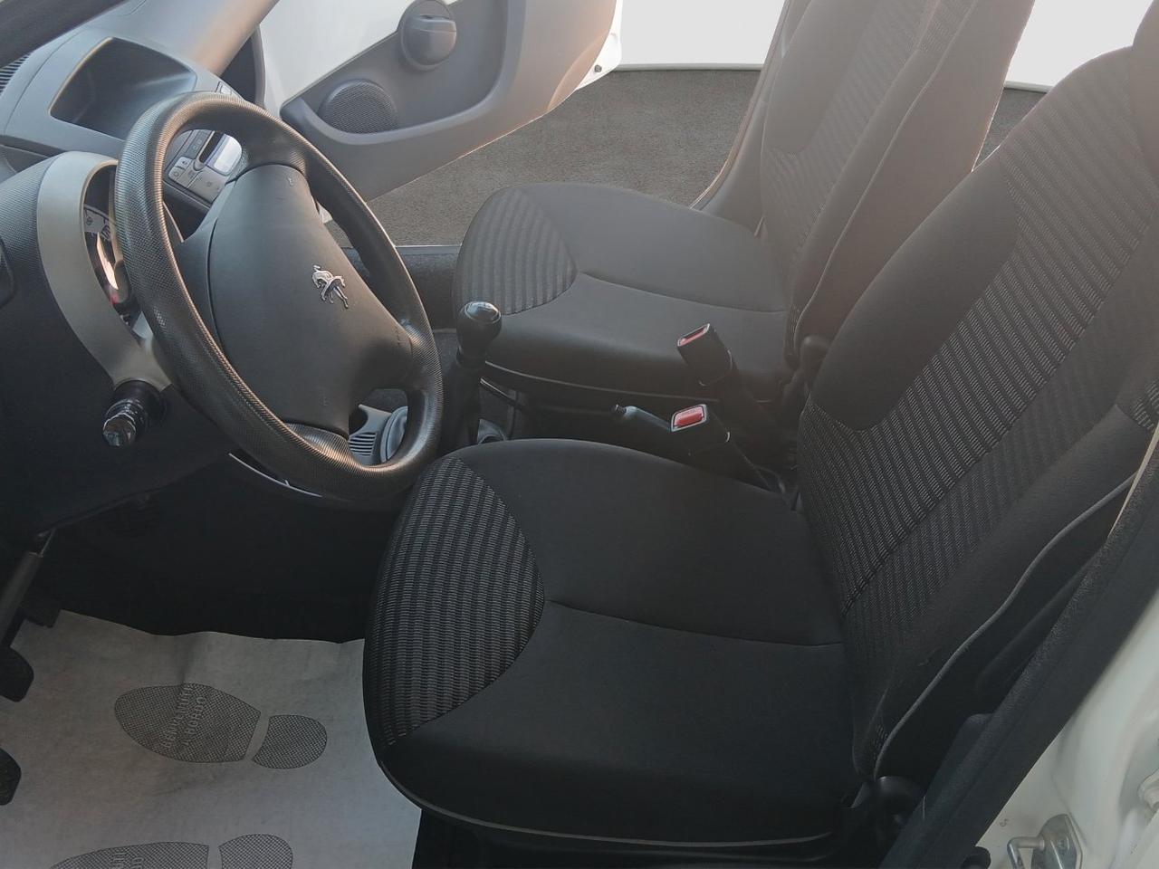 Peugeot 107 5 Porte 107 5p 1.0 12v Active