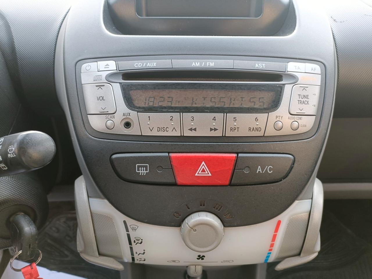 Peugeot 107 1.0 68CV 5p. Sweet Years