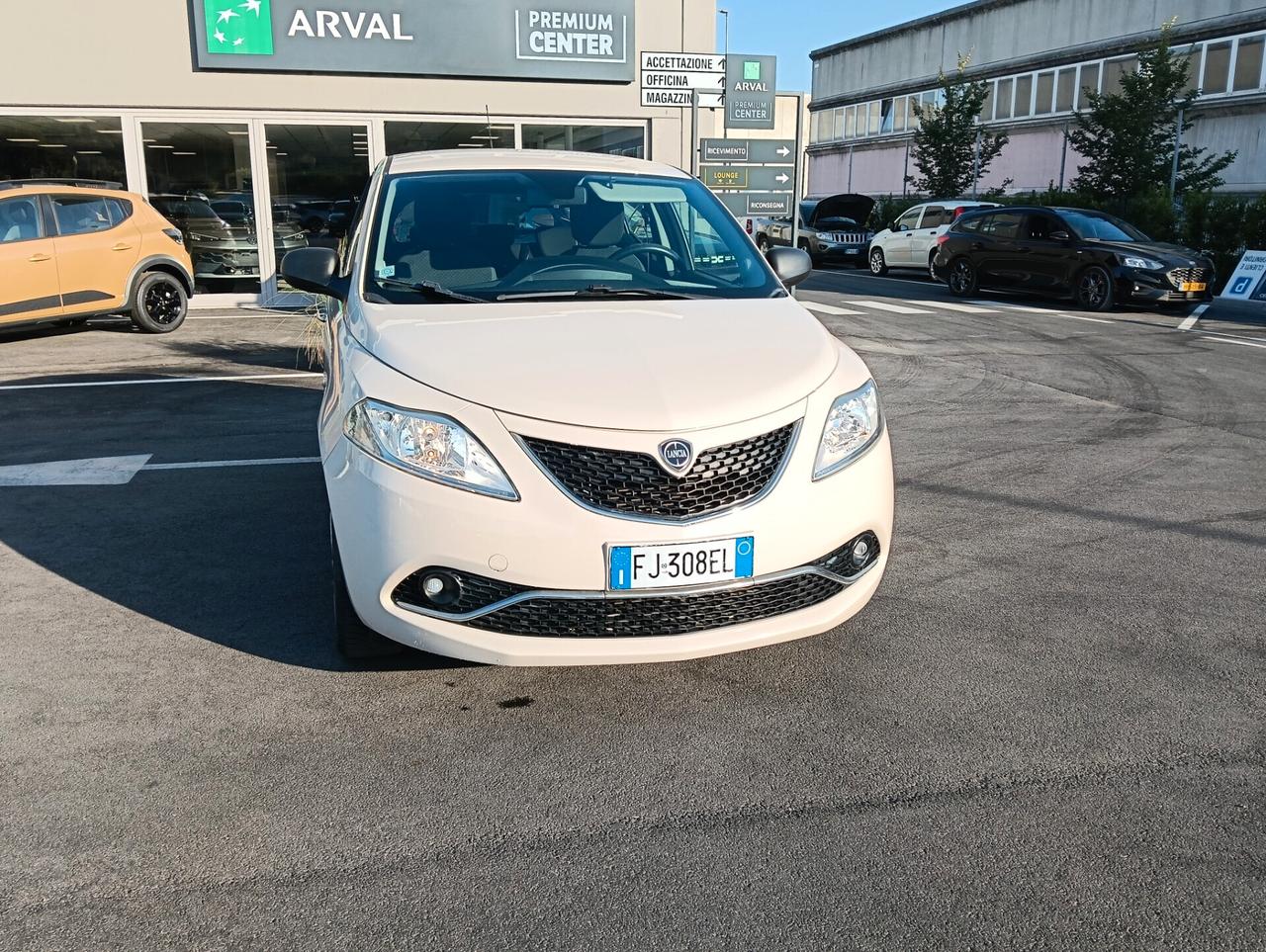 Lancia Ypsilon 1.2 69 CV 5 porte GPL Ecochic Silver
