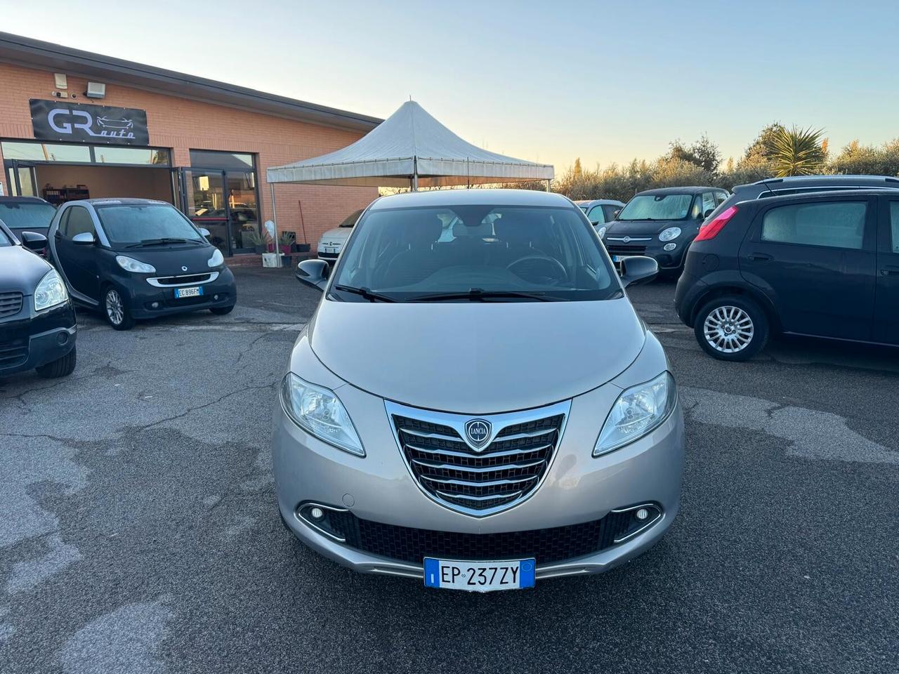 Lancia Ypsilon 1.2 69 CV 5p S&S Platinum 2013