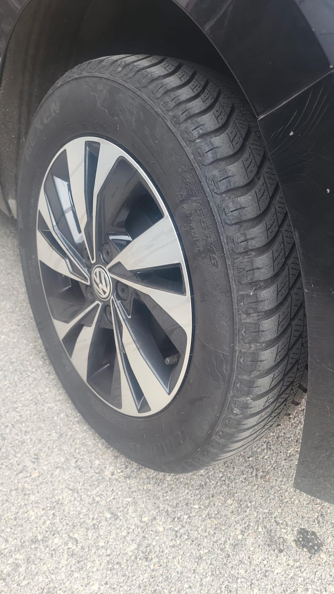 VOLKSWAGEN POLO TGI 1,0-PIENO DI 20 EURO KM 370!! 3 REVISIONI