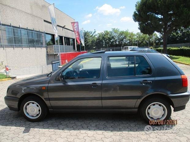 Volkswagen Golf 1.8/90 CV cat 5 porte GL
