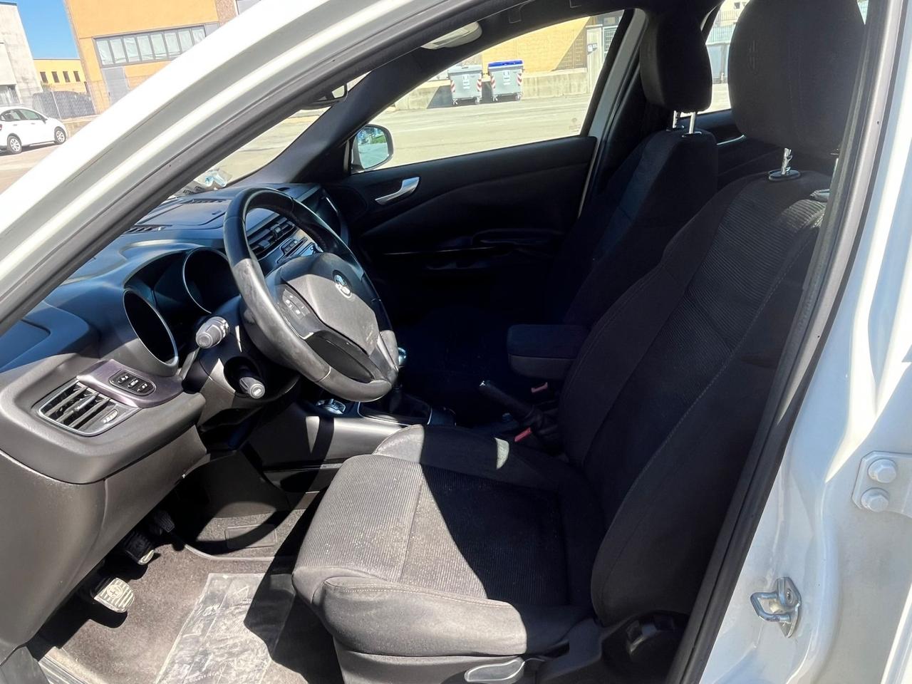 Alfa Romeo Giulietta 1.6 JTDm-2 105 CV Distinctive