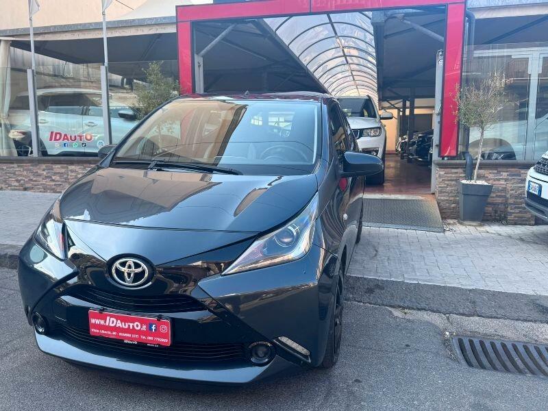 Toyota Aygo 1.0 VVT-i 69 CV 5 porte x-black