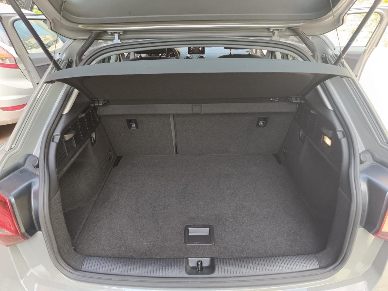 Audi Q2 30 TDI Business