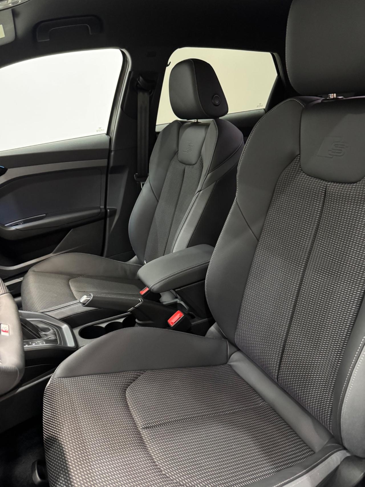Audi A1 allstreet 30 TFSI Identity Contrast