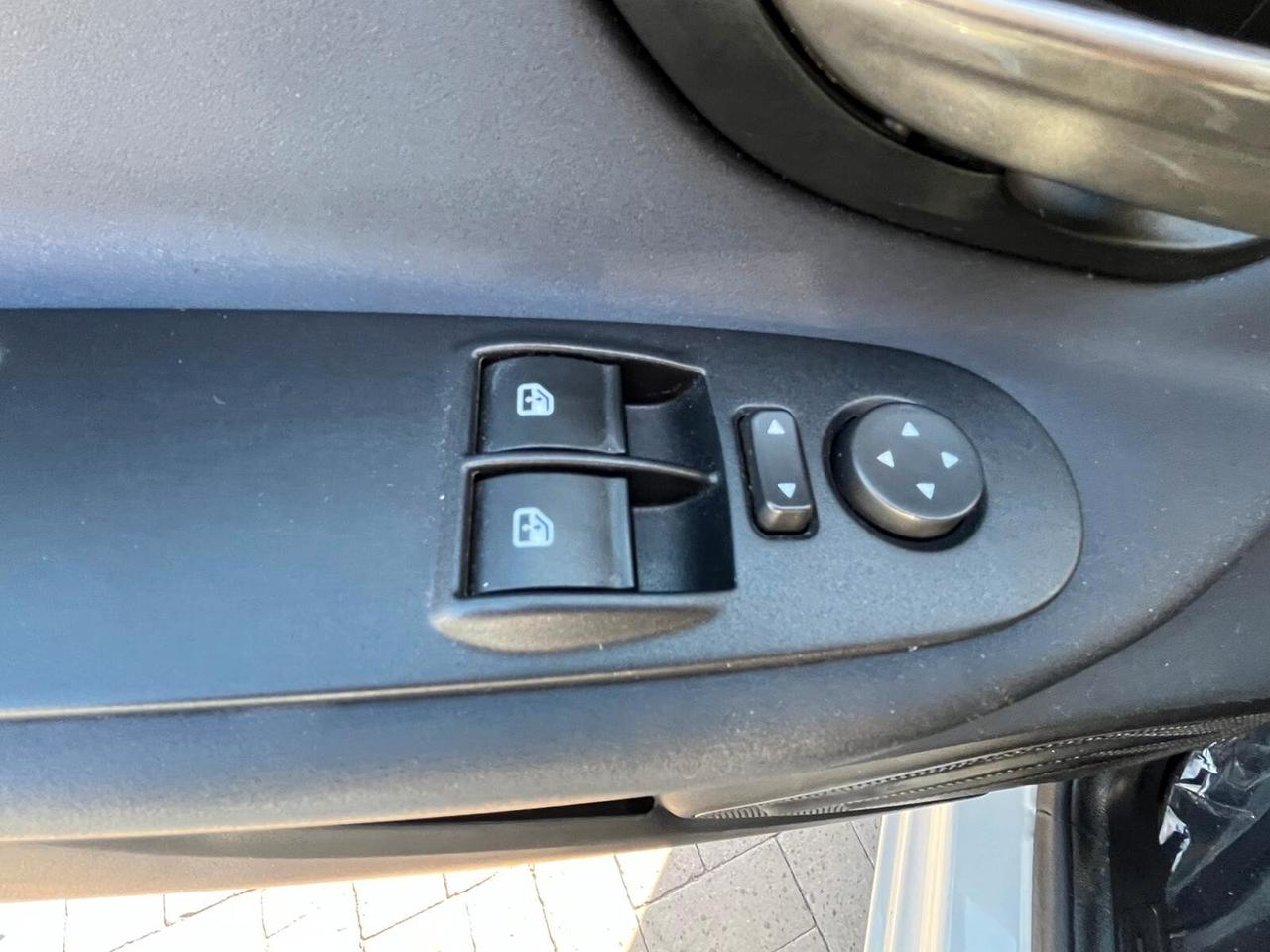 Lancia Ypsilon 1.3 MJT 16V 95 CV 5 porte S&S MYA TETTO APRIBILE