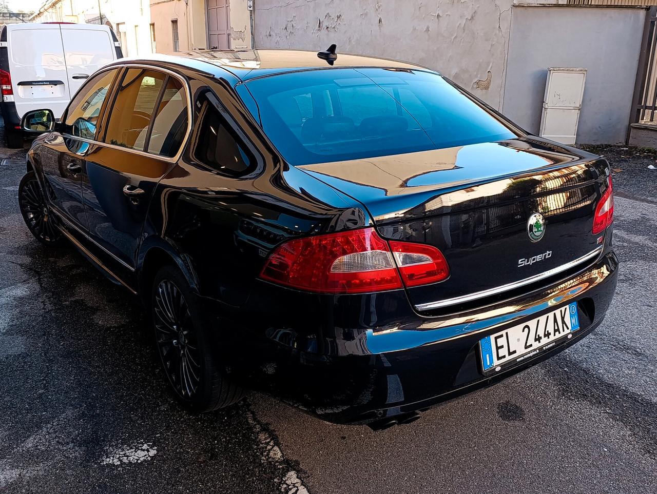 Skoda Superb 2.0 TDI CR 170CV DSG Laurin&Klement