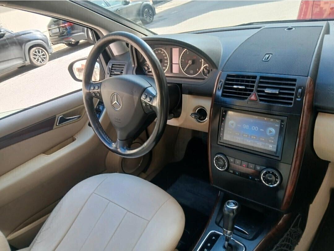 Mercedes-benz A 200 DIESEL CAMBIO AUTOMATICO - PERMUTE