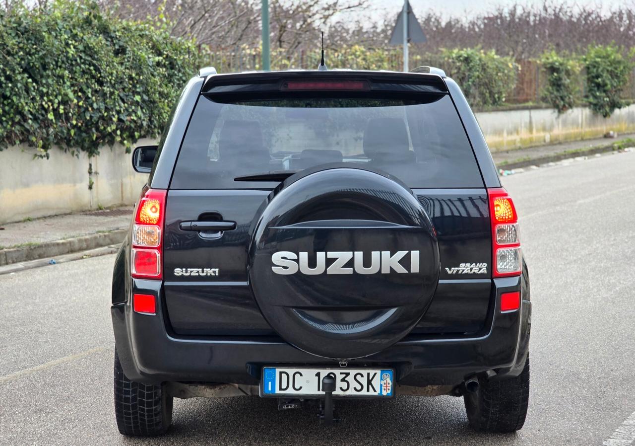 SUZUKY GRAND VITARA 4X4 CON GANCIO TRAINO NUOVA