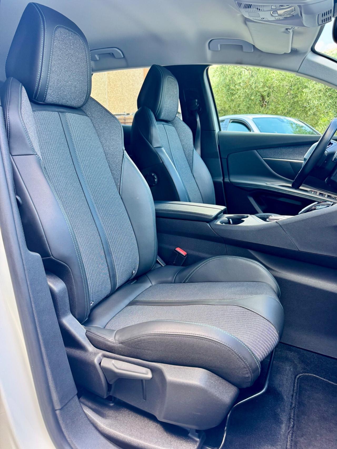 Peugeot 3008 BlueHDi 130 S&S EAT8 Allure Pack