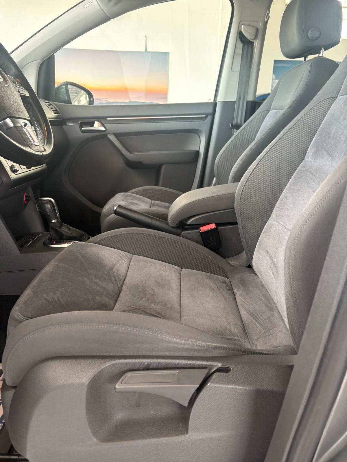 Volkswagen Touran Business 1.4 DSG Highline EcoFuel