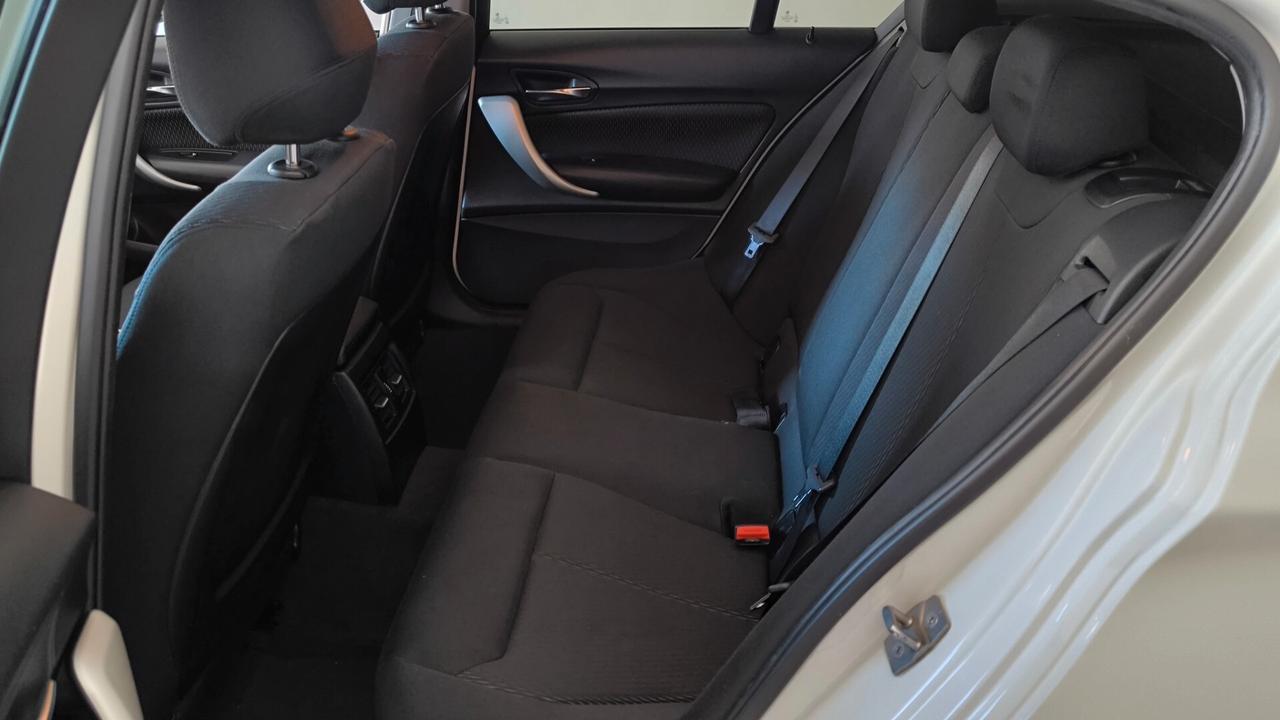 Bmw 116 116d 5p. Urban
