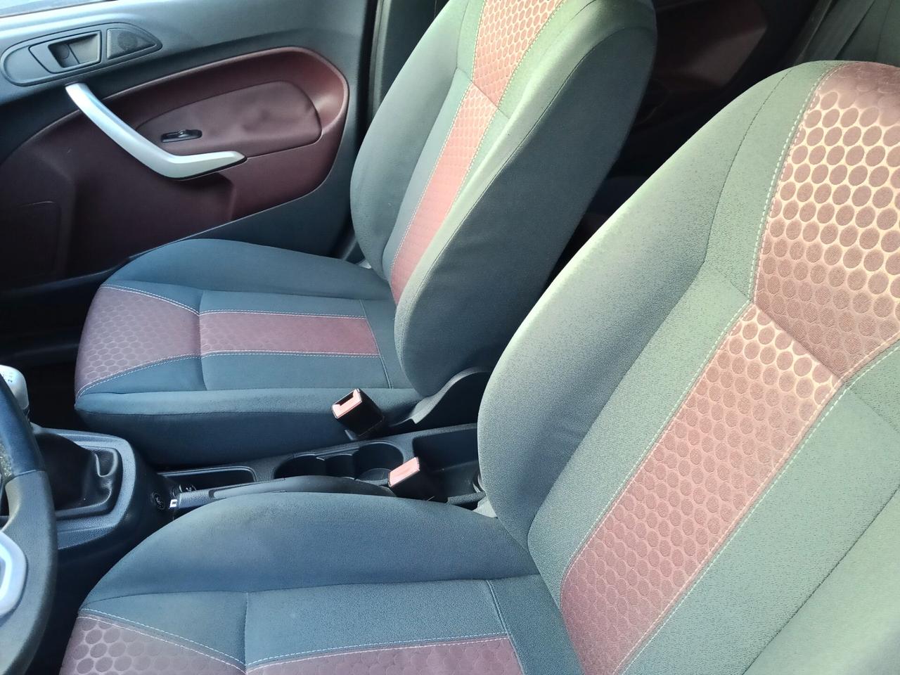 Ford Fiesta 1.4 5 porte Bz.- GPL Titanium