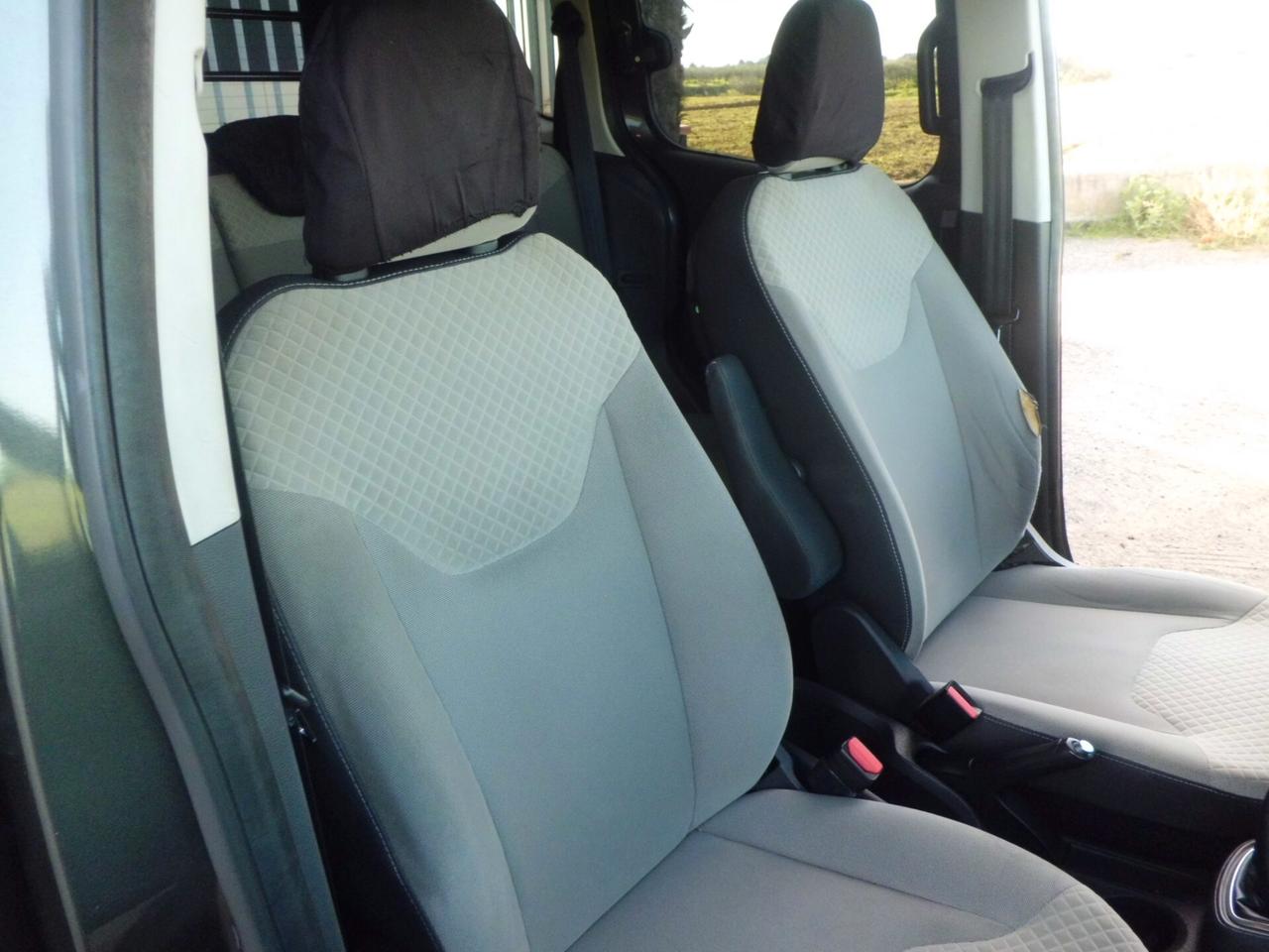 Ford Tourneo Connect Connect7 1.5 TDCi 120 CV Titanium