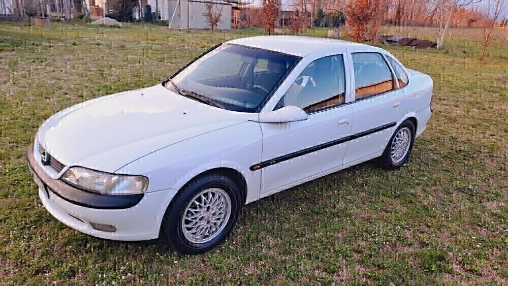 Opel Vectra 1.8i 16V cat 4 porte CD CLIMA EPOCA STORICA