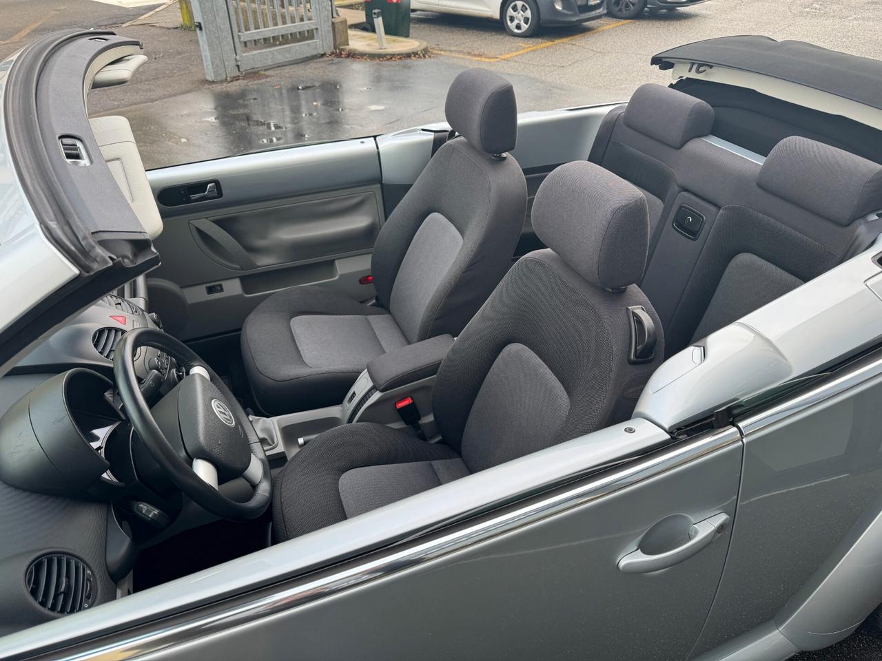 Volkswagen New Beetle 1.6 Cabrio